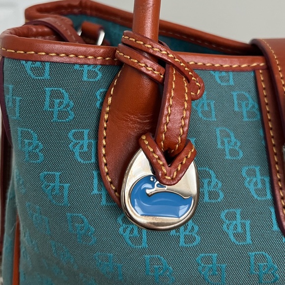 Dooney & Bourke - Picture 6 of 10